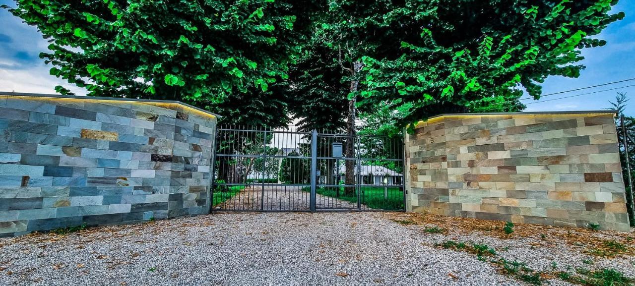 Casakadd002Luxuryheated Pool Garden Patio Barbeque Appartement Cive Buitenkant foto